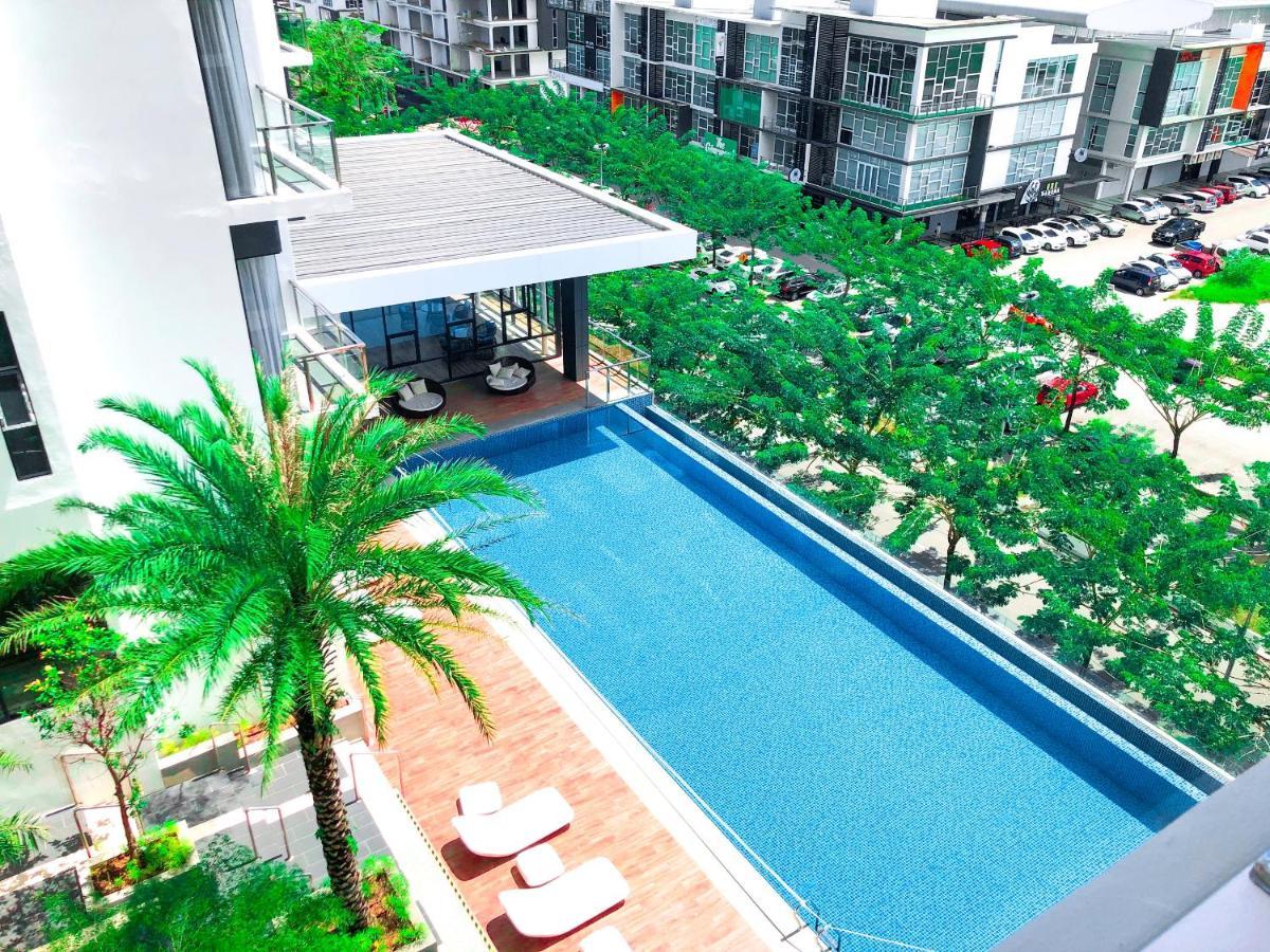 Cat City Mediterranean Theme City&Pool View Homestay 貓城地中海主題城市泳池風景民宿 Kuching Extérieur photo